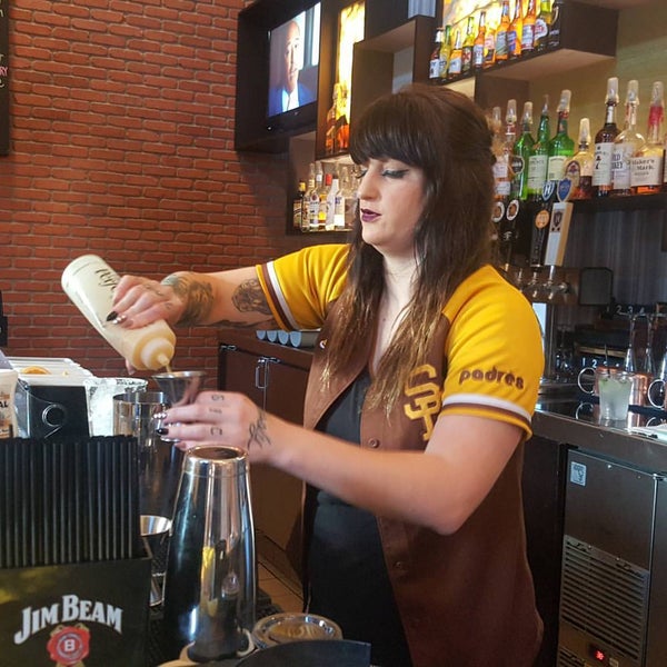 Ви бар x-nan. Ви бар. Лорентис ви ай пи йорк. La vie aquatique москва. La vie aquatique бар.