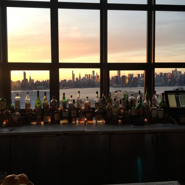 Stunning views, great drinks. Music is not to loud so it’s easy to carry a conversation while enjoying the skyline