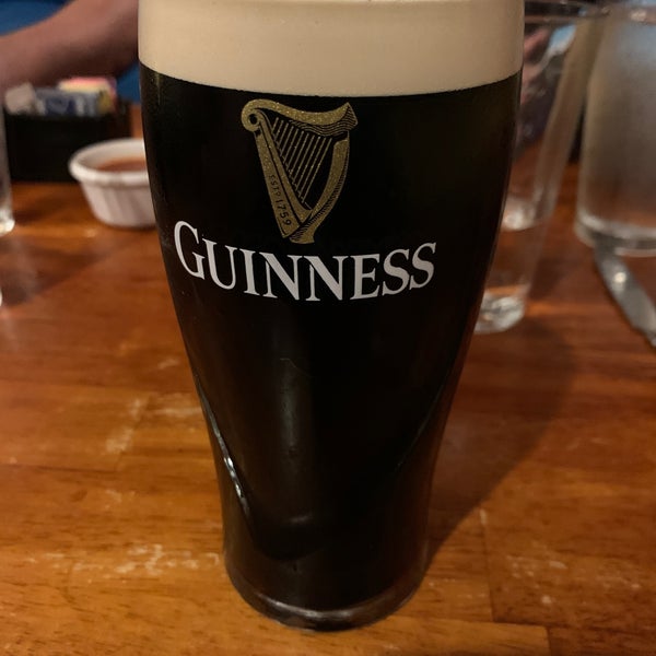 Foto diambil di Kilkennys Irish Pub oleh Scott P. pada 9/4/2020