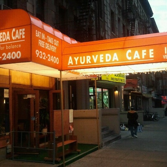 รูปภาพถ่ายที่ Ayurveda Cafe โดย Ayurveda C. เมื่อ 10/1/2012