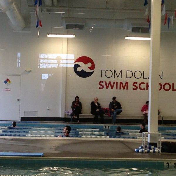 Foto scattata a Tom Dolan Swim School da KJ il 2/16/2013
