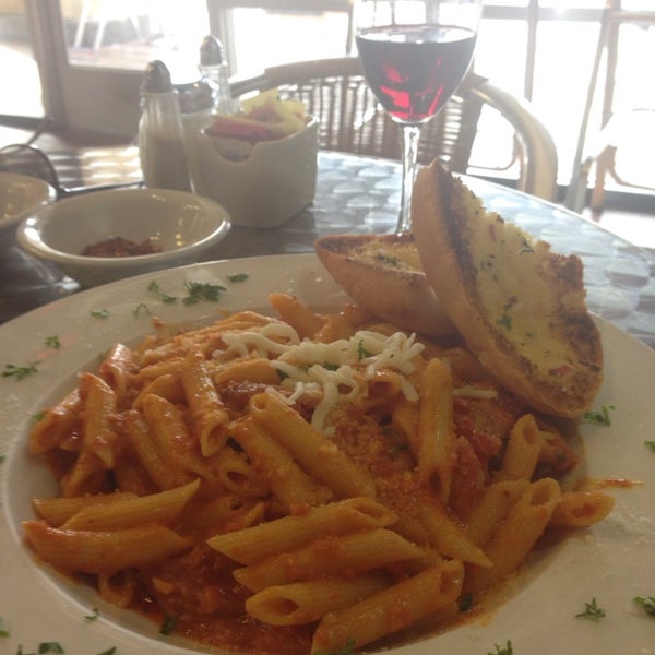 Highly recommend the penne ala vodka with prosciutto, sundried tomatoes and roasted garlic.