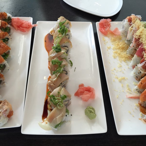 Photo taken at Cafe Icon-Sushi &amp; Grill by Valerie on 5/26/2015