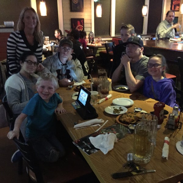 Photo taken at Chili&#39;s Grill &amp; Bar by Valerie on 2/15/2016