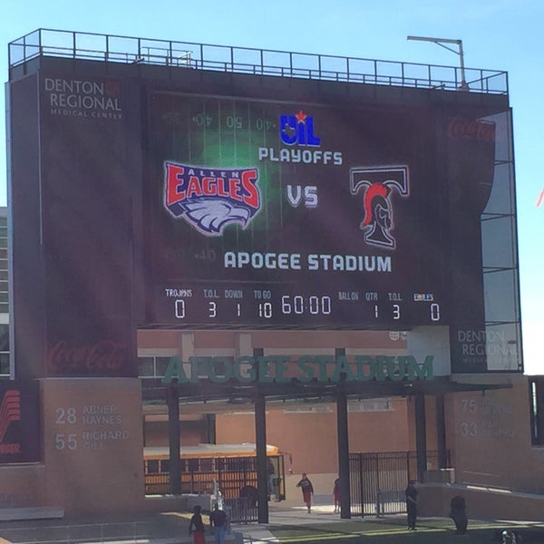 Foto tomada en Apogee Stadium  por Jennifer el 12/6/2014