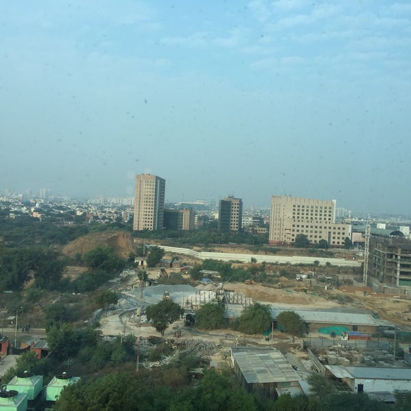 รูปภาพถ่ายที่ Le Méridien, Gurgaon โดย Srikar เมื่อ 10/28/2015