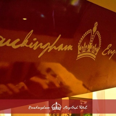 Photo taken at BUCKINGHAM ENGLISH PUB by Cristiano F. on 11/19/2012