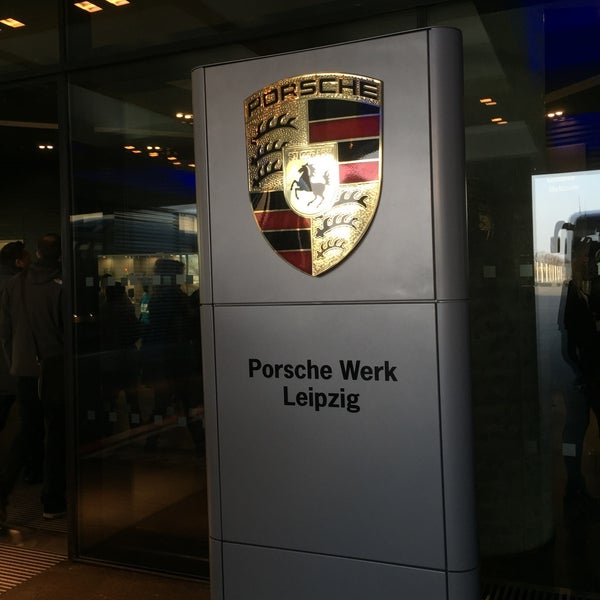รูปภาพถ่ายที่ Porsche Werk Leipzig โดย David R. เมื่อ 3/16/2015