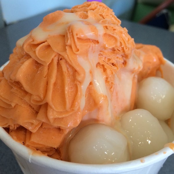 Come here for brain freeze, love the pineapple, coconut, and Thai tea flavor shaved snow.