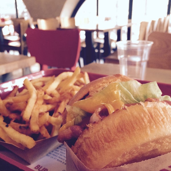 3/25/2016 tarihinde Corentin C.ziyaretçi tarafından Burger and Fries'de çekilen fotoğraf