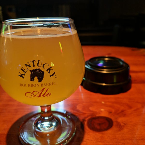 3/28/2019 tarihinde Allison H.ziyaretçi tarafından Beer Sellar'de çekilen fotoğraf