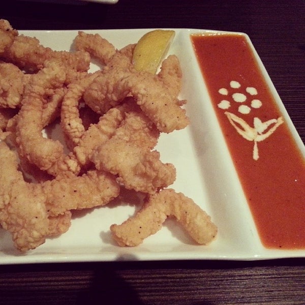 Foto diambil di The Blu Crab Seafood House &amp; Bar oleh Joy O. pada 4/17/2014