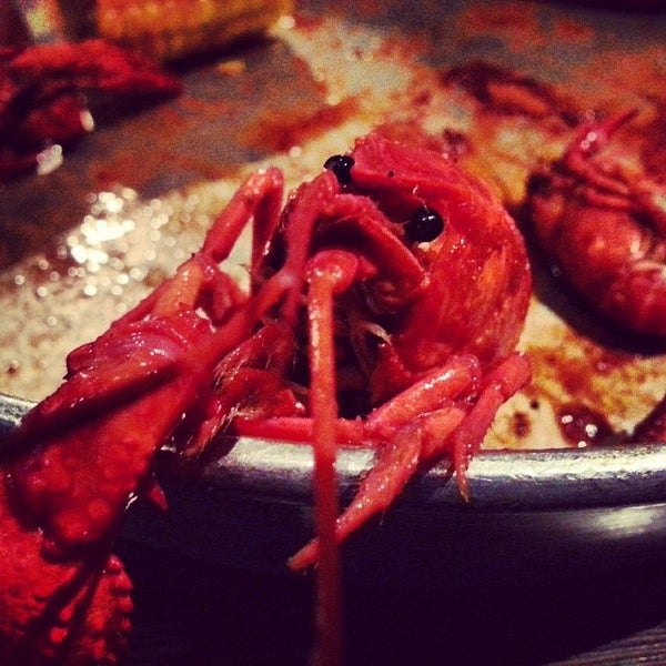 Foto tirada no(a) The Blu Crab Seafood House &amp; Bar por Joy O. em 4/17/2014