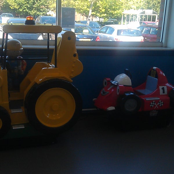 Toys"R"Us (Now Closed) Toy Store in Norwich