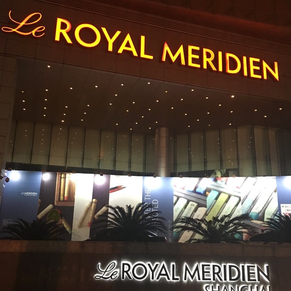 Photo taken at Le Royal Méridien Shanghai by Selim C. on 4/9/2018
