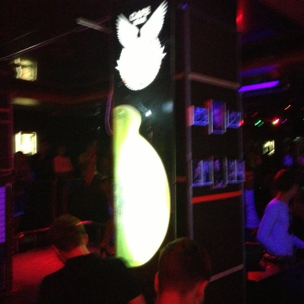 Photo prise au Bar&amp;Club 50/50 par Dima B. le7/15/2013