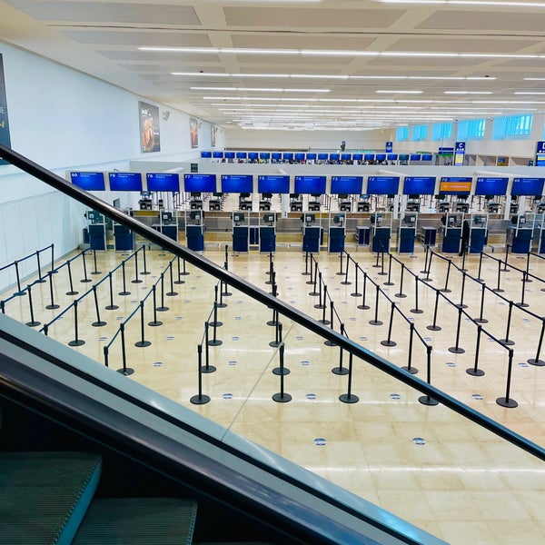 4/7/2021 tarihinde Carlos V.ziyaretçi tarafından Cancún Uluslararası Havalimanı (CUN)'de çekilen fotoğraf