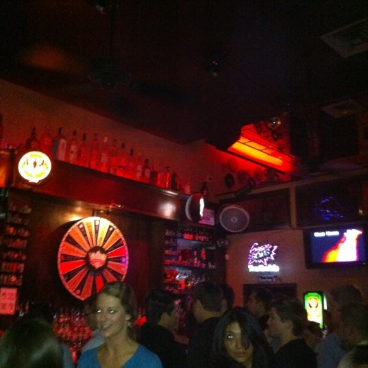11/3/2012 tarihinde Eric T.ziyaretçi tarafından Shot Bar'de çekilen fotoğraf