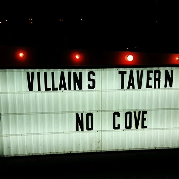 Foto scattata a Villains Tavern da Adrian Y. il 10/8/2016