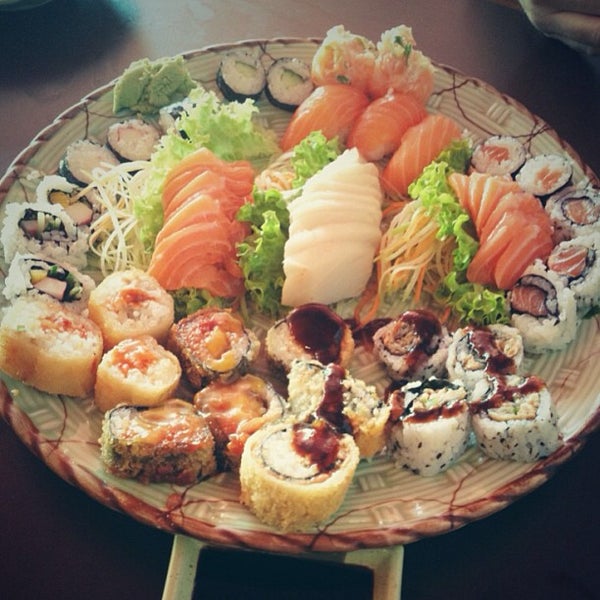 Foto tirada no(a) Zensei Sushi por Karla A. em 5/9/2013