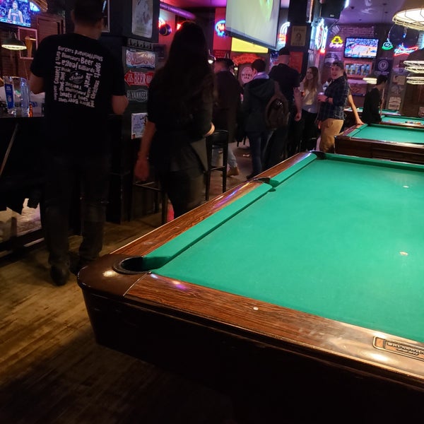 Foto tirada no(a) Break Bar &amp; Billiards por Sarah L. em 3/23/2019