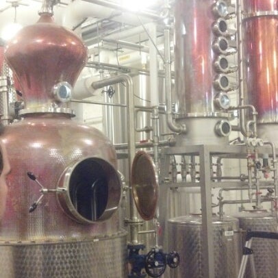 Foto tirada no(a) New Columbia Distillers por Holly D. em 11/17/2012