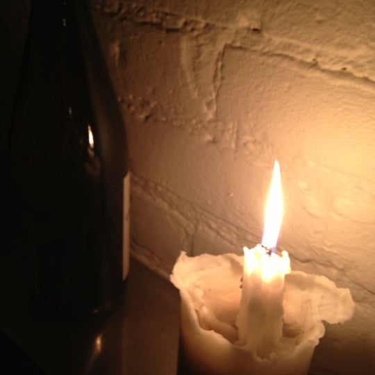 รูปภาพถ่ายที่ Jones Street Wine โดย Christin เมื่อ 12/6/2012