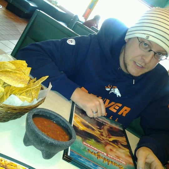 10/20/2012 tarihinde Jillian J.ziyaretçi tarafından Guadalajara Mexican Restaurant'de çekilen fotoğraf