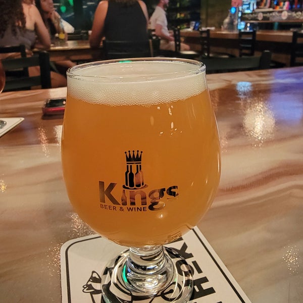 Photo taken at Kings Beer &amp; Wine by Tony on 6/19/2021