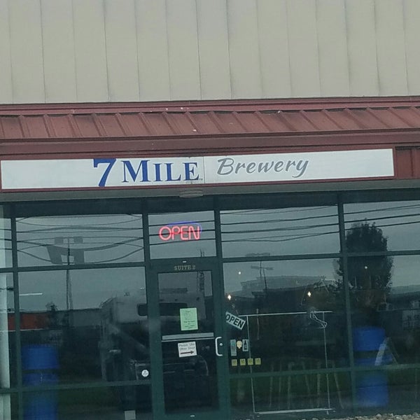 Photo taken at 7 Mile Brewery by Tony on 9/27/2018