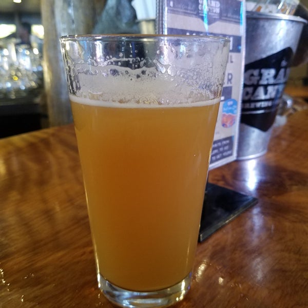 Photo taken at Grand Canyon Brewing + Distillery by Tony on 3/29/2019