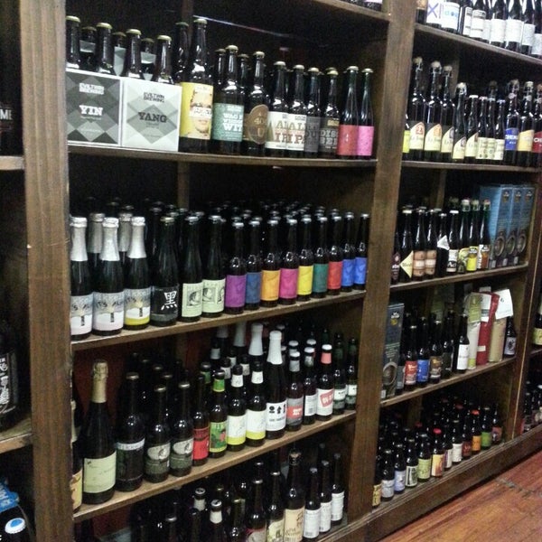 Foto diambil di Charleston Beer Exchange oleh Jonathan pada 8/31/2013