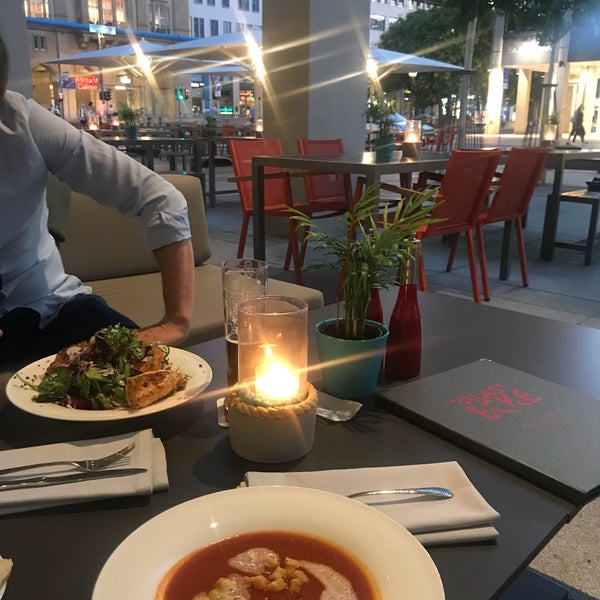 7/23/2018 tarihinde Eli D.ziyaretçi tarafından Palastecke - Restaurant &amp; Café im Kulturpalast'de çekilen fotoğraf