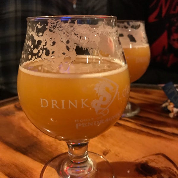 2/18/2018 tarihinde Bekkiziyaretçi tarafından House of Pendragon Brewing Co.'de çekilen fotoğraf