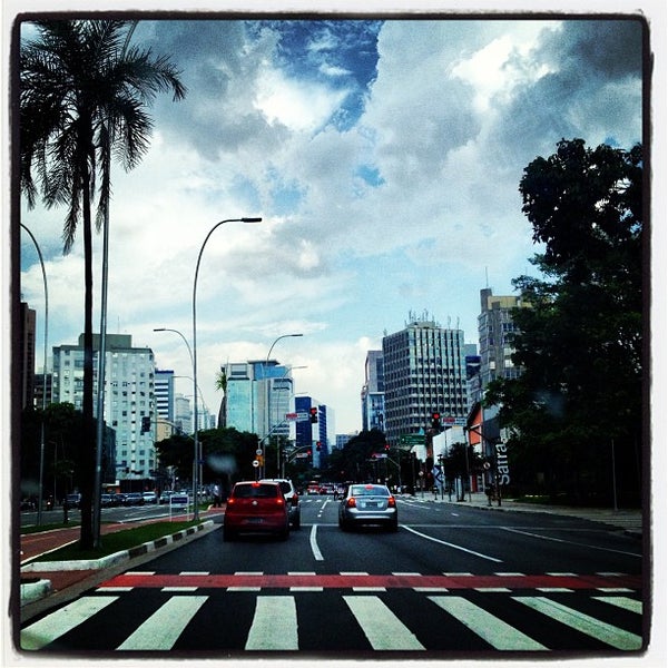 Avenida Brigadeiro Faria Lima Road in São Paulo