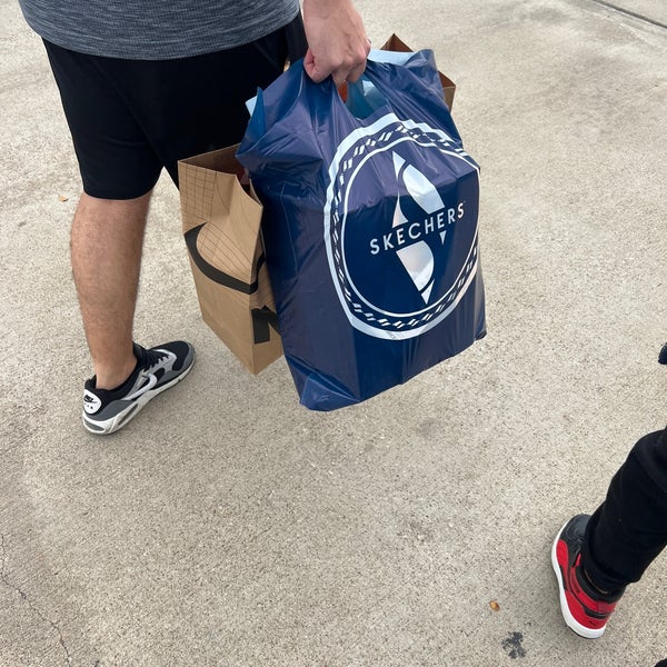 Skechers houston top premium outlets
