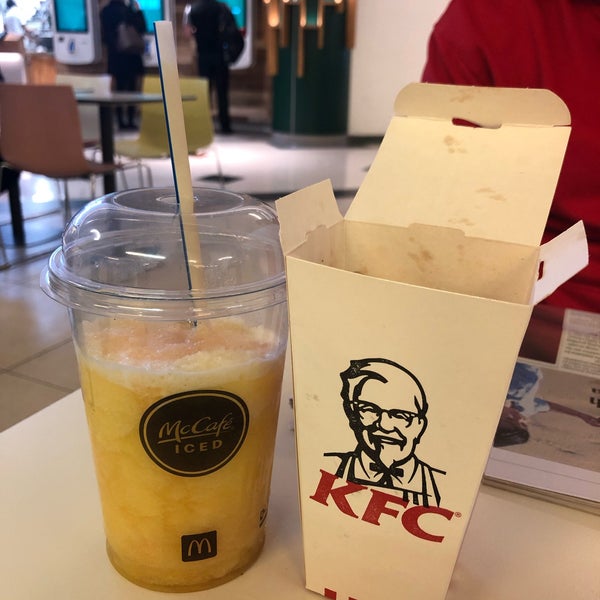Foto diambil di KFC oleh Alice W. pada 6/12/2019