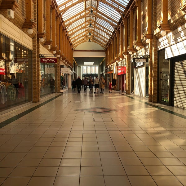 Green Lanes Shopping Centre 40 Green Lanes