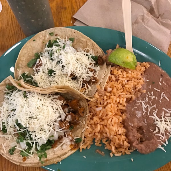 3/31/2017 tarihinde Kimber S.ziyaretçi tarafından Flaco&#39;s Tacos'de çekilen fotoğraf
