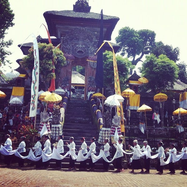 Photo taken at Pura Samuan Tiga by baba w. on 4/28/2013