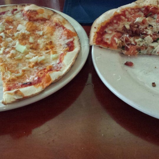 Photo taken at Brixx Wood Fired Pizza by Inaliel M. on 7/11/2014