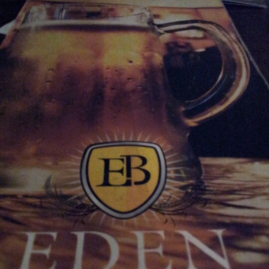 Foto tirada no(a) Eden Beer por Helio H. em 12/20/2012