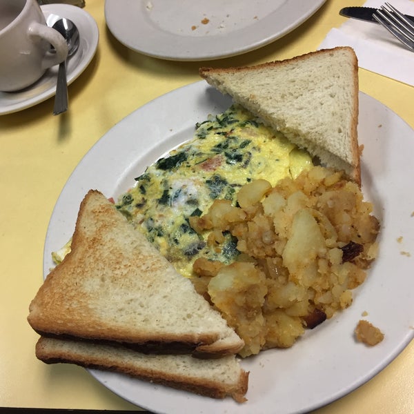 Photo taken at Johny&#39;s Luncheonette by Davide M. on 12/24/2019