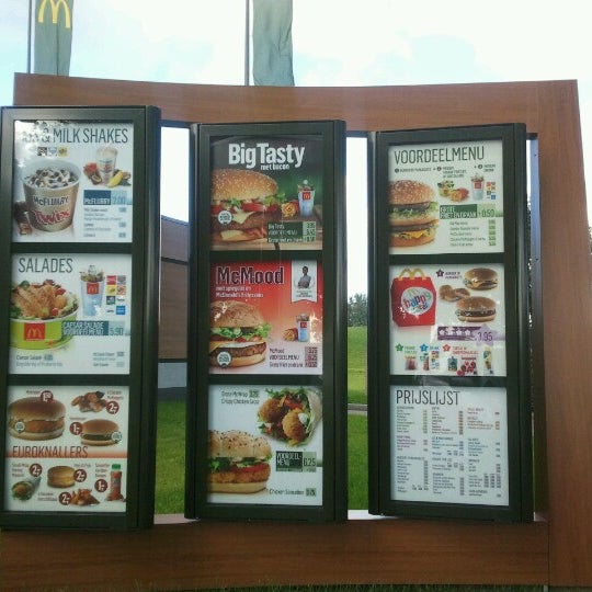 Photo taken at McDonald&#39;s by Natasza T. on 10/15/2012