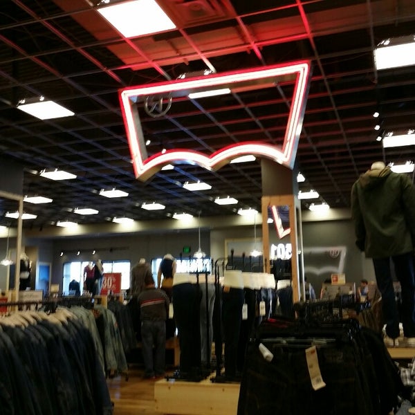 Photos at Levi's Outlet Store - Clothing Store in San Diego
