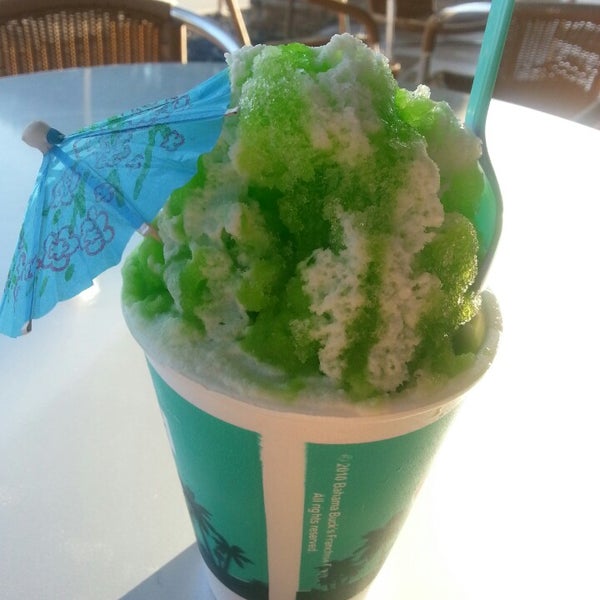 Photo taken at Bahama Buck&#39;s by Lisa on 7/4/2013