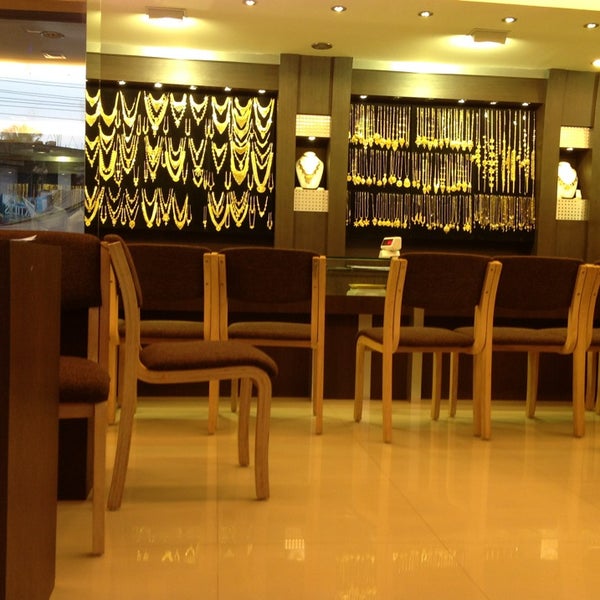 ткань золото. золотистая ткань. текстурный атлас. золотой атлас. атлас ткань.