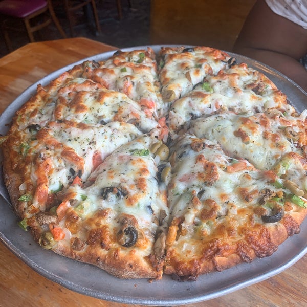 Wick's Pizza Parlor & Pub Pizzeria in Louisville