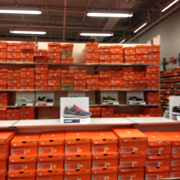 nike clearance store tanger outlet
