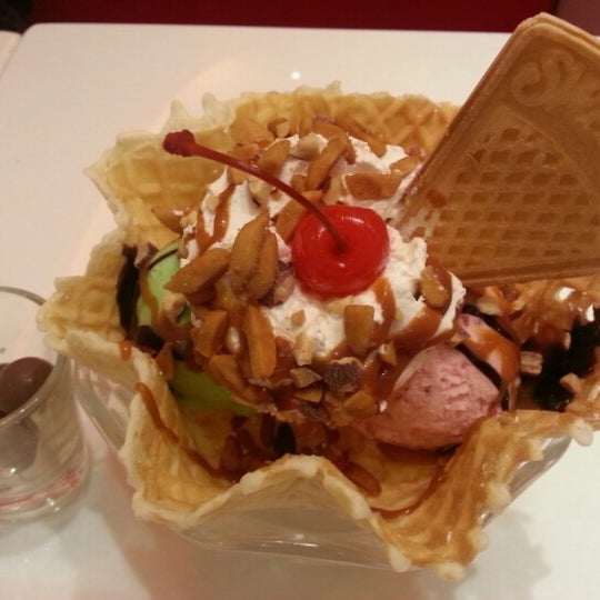 Swensen's (สเวนเซ่นส์) Ice Cream Shop